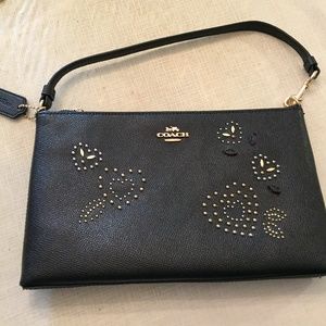 NWT COACH 55614 Large Clutch Wristlet With Hearts